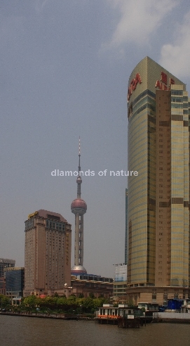 Oriental Pearl Tower und Aurora Tower - Shanghai - China / Oriental Pearl Tower and Aurora Tower  - Shanghai - China